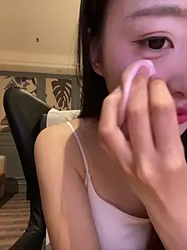 MengMeng0515 online show from April 2, 11:41 am