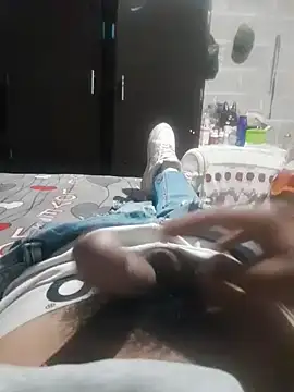 Snapshot of jann1900 chatting on February 6, 1:43 am jann1900 online show from February 6, 1:43 am