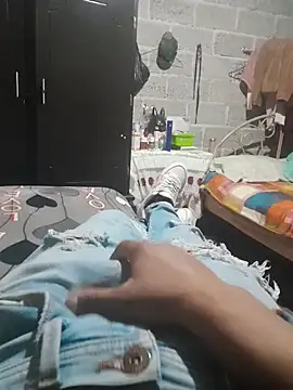 Snapshot of jann1900 chatting on February 14, 1:35 am jann1900 online show from February 14, 1:35 am