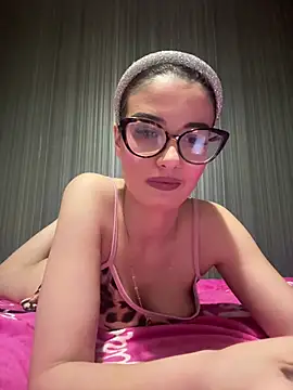 Larra69 online show from March 22, 6:11 pm