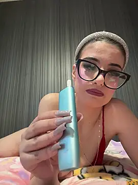 Larra69 online show from May 15, 3:41 pm