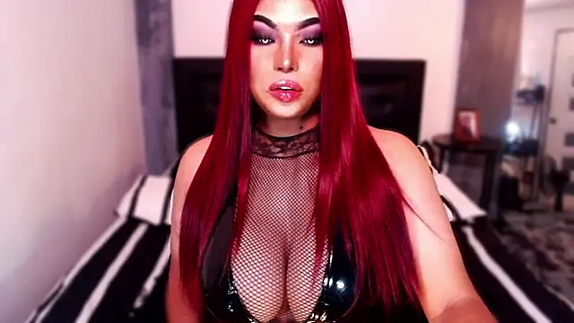 Snapshot of xTrixieMae chatting on October 6, 5:54 pm xTrixieMae online show from October 6, 5:54 pm