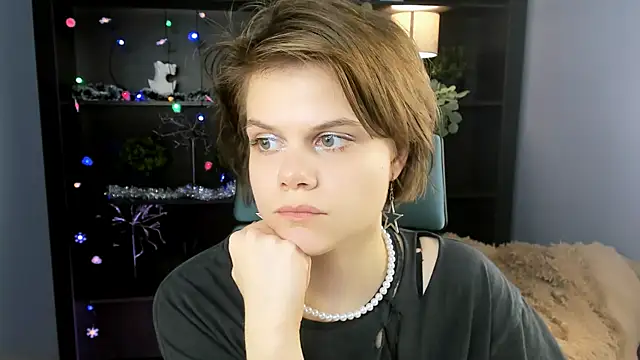 EllieMurler online show from December 19, 1:07 pm