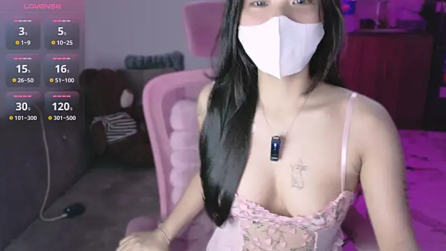 Phuong Bee online show from April 4, 1:41 pm