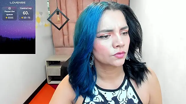Snapshot of Kiara_Cruz__ chatting on October 7, 8:06 pm Kiara Cruz online show from October 7, 8:06 pm