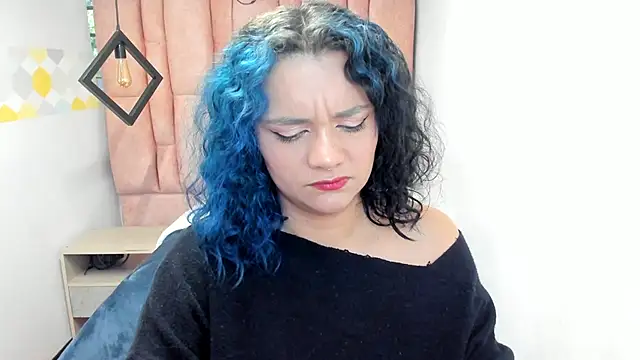 Snapshot of Kiara_Cruz__ chatting on October 17, 8:33 pm Kiara Cruz online show from October 17, 8:33 pm