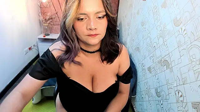 Kiara Cruz   online show from April 10, 8:35 pm