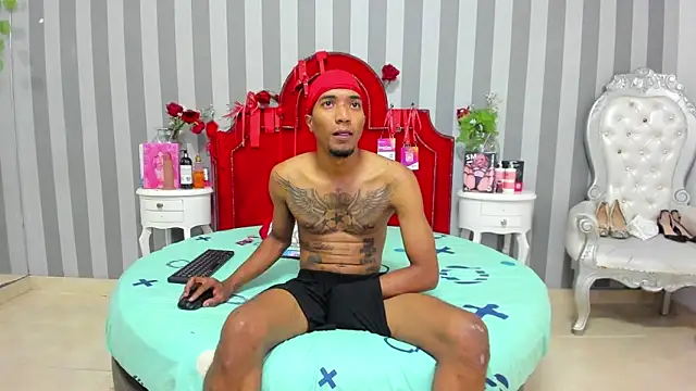 CaroyAndy online show from May 6, 12:43 pm