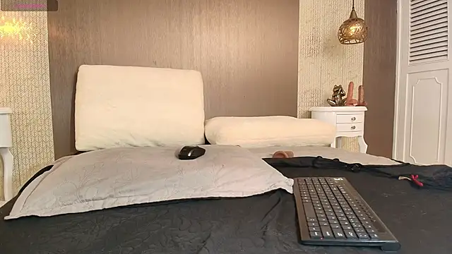 Tiifany Baker online show from November 30, 7:56 am