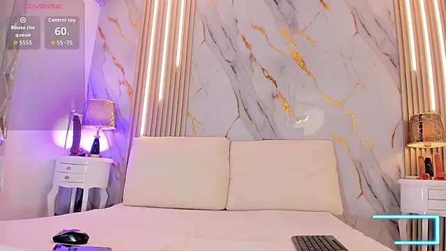 Tiifany Baker online show from March 18, 7:50 pm