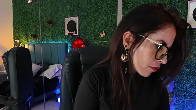 Linagh  online show from March 30, 11:33 am