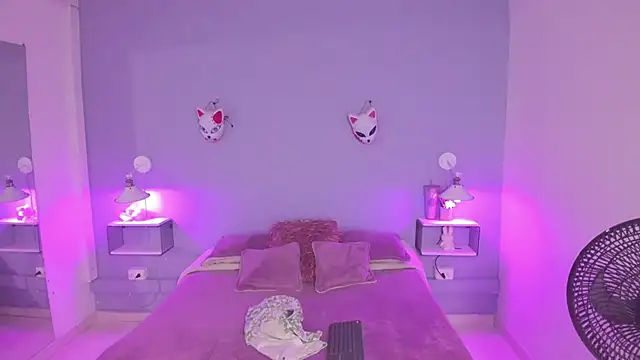 Zoe Lynch  online show from September 25, 11:47 am