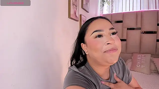 Zoey thompson online show from November 3, 7:48 pm