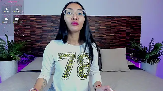 lucyy liiuu online show from November 17, 2:12 pm