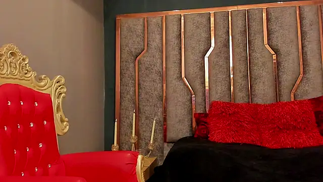 SienaFacchini online show from October 19, 9:04 pm