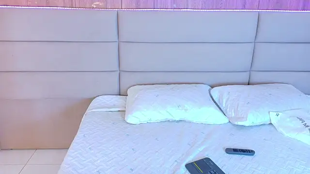 Snapshot of KiokoSen chatting on November 13, 2:43 am KiokoSen online show from November 13, 2:43 am