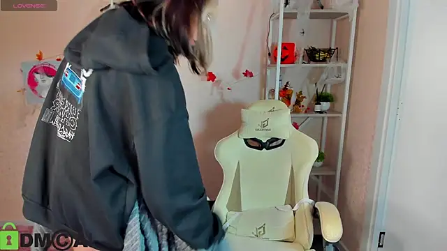 R0cket bunny online show from November 5, 1:05 am