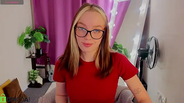 R0cket bunny online show from May 21, 1:01 am