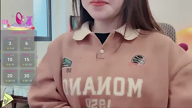 Snapshot of lulu404 chatting on December 16, 3:22 am lulu404 online show from December 16, 3:22 am