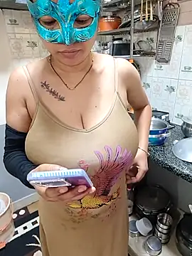 Queen Nightt online show from September 12, 3:50 am