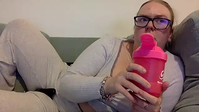 gracelovesxx online show from January 13, 2:11 pm