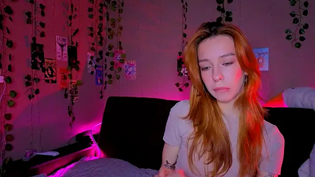 Lori Williams online show from February 18, 2:18 am