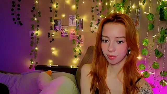 Lori Williams online show from February 20, 2:30 am