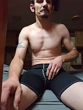 Snapshot of mike42088 chatting on April 20, 2:47 am mike42088 online show from April 20, 2:47 am