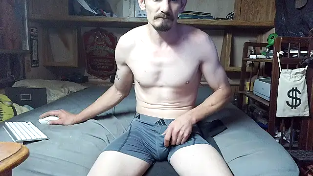 Snapshot of mike42088 chatting on May 16, 3:25 am mike42088 online show from May 16, 3:25 am