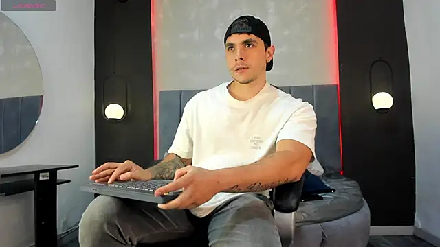 Liam walk  online show from September 23, 10:02 pm