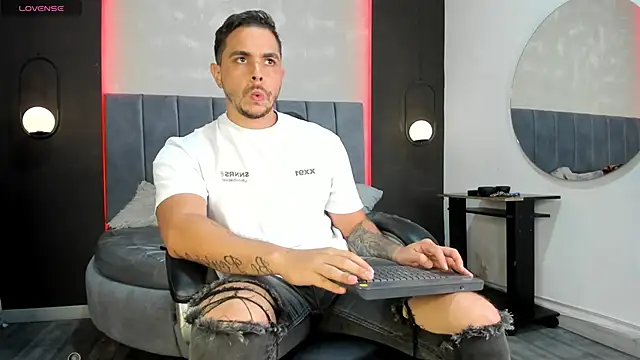 Liam walk  online show from January 8, 8:11 pm