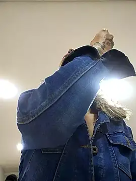 Pamelamiler   online show from January 17, 12:10 pm