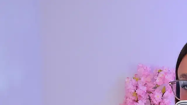 Snapshot of maily_zanss chatting on December 13, 7:53 pm maily zanss online show from December 13, 7:53 pm