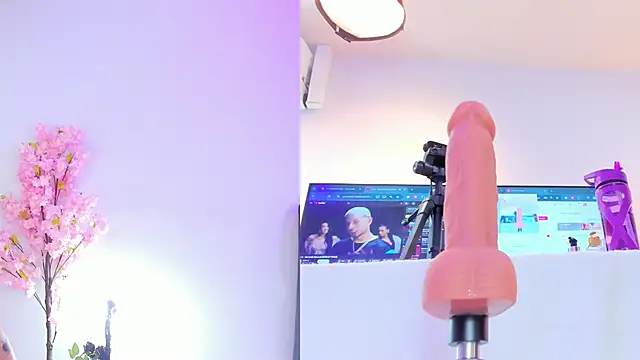 Snapshot of maily_zanss chatting on January 15, 7:39 pm maily zanss online show from January 15, 7:39 pm