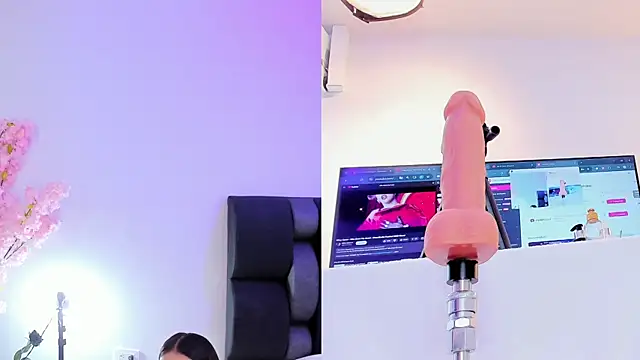 Snapshot of maily_zanss chatting on February 4, 7:42 pm maily zanss online show from February 4, 7:42 pm