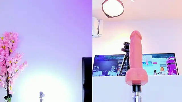 Snapshot of maily_zanss chatting on February 8, 7:39 pm maily zanss online show from February 8, 7:39 pm