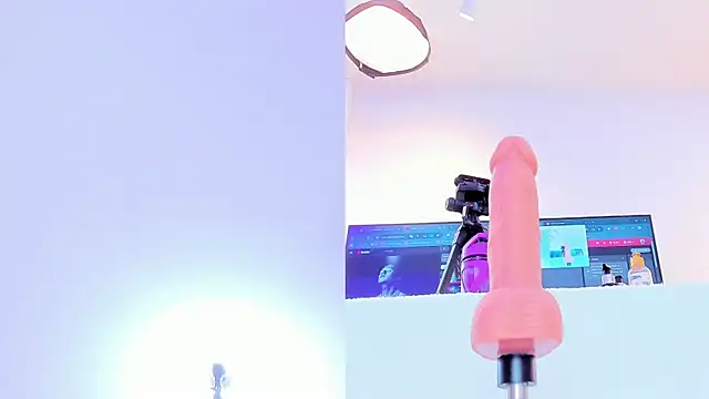 Snapshot of maily_zanss chatting on February 17, 8:15 pm maily zanss online show from February 17, 8:15 pm