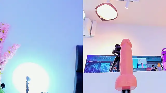 Snapshot of maily_zanss chatting on February 19, 8:05 pm maily zanss online show from February 19, 8:05 pm