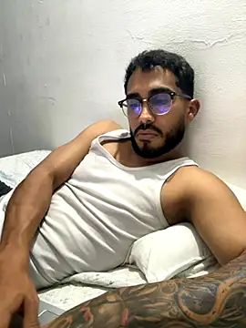 TU-MORENOO online show from November 17, 6:08 am