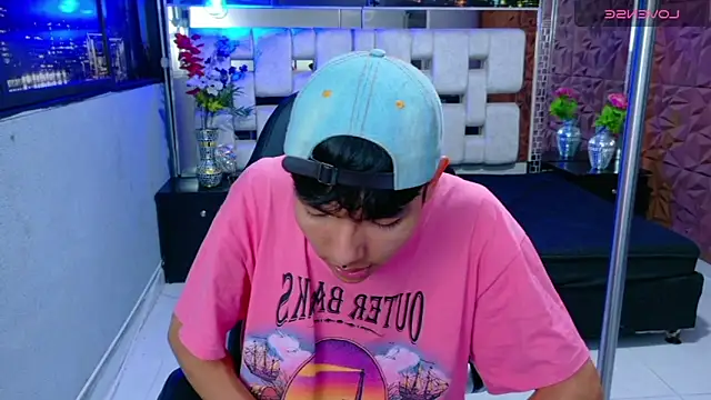 alandelrey57 online show from December 3, 4:20 am