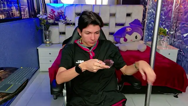 alandelrey57 online show from March 14, 1:27 pm