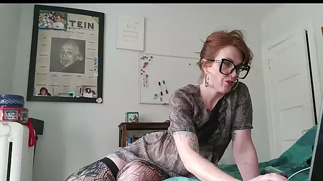 MamaFoxxx911 online show from November 21, 5:00 pm