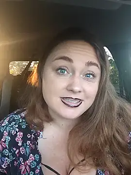 Snapshot of BrokenWife chatting on October 13, 6:35 am BrokenWife online show from October 13, 6:35 am