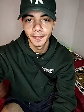 Snapshot of andrew_colleman chatting on February 5, 3:44 am andrew colleman online show from February 5, 3:44 am