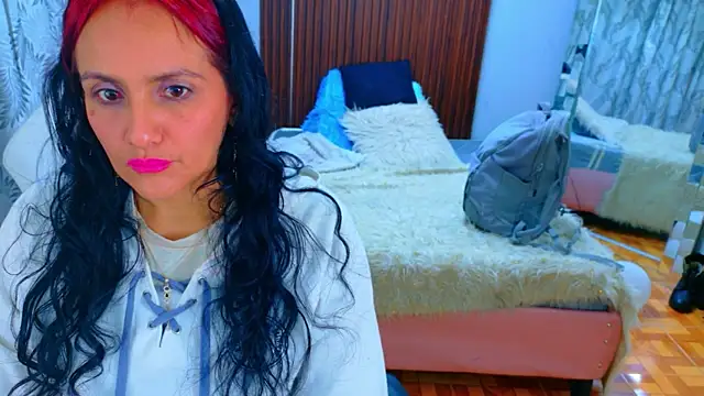 kataleya 29 online show from May 6, 8:03 pm