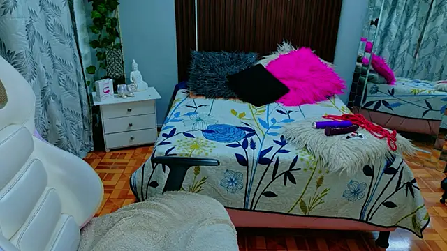 kataleya 29 online show from May 20, 8:26 pm