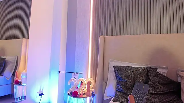 AbbyBeck online show from September 19, 11:44 am