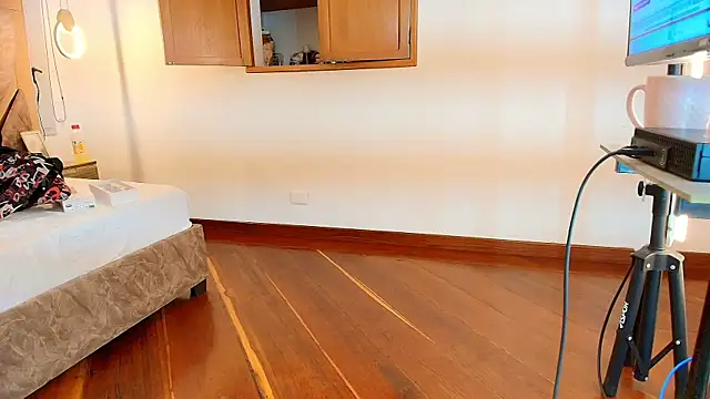 zarah andrew   online show from December 16, 12:10 pm