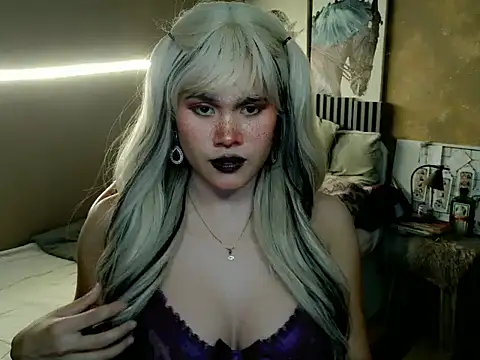 YllanaAltheaXxX online show from May 10, 7:41 pm