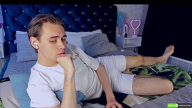 WilliamDyson online show from September 20, 3:07 am